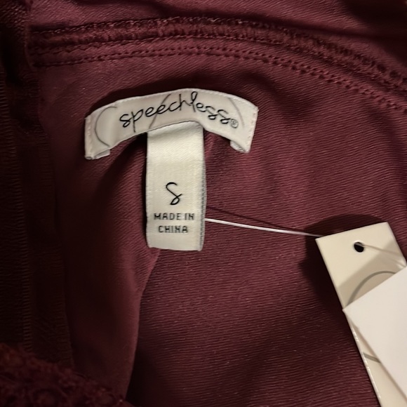 Floral Lace Dress. - Picture 8 of 10